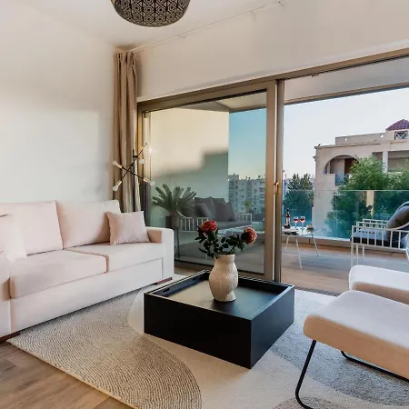 Lovely Vacation For Up To Four Guests With Balcony All Yours * ليماسول