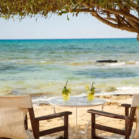 Lovely Vacation For Up To Four Guests With Balcony All Yours ليماسول